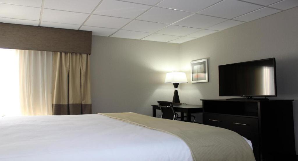 Holiday Inn Express Forsyth By Ihg Екстериор снимка