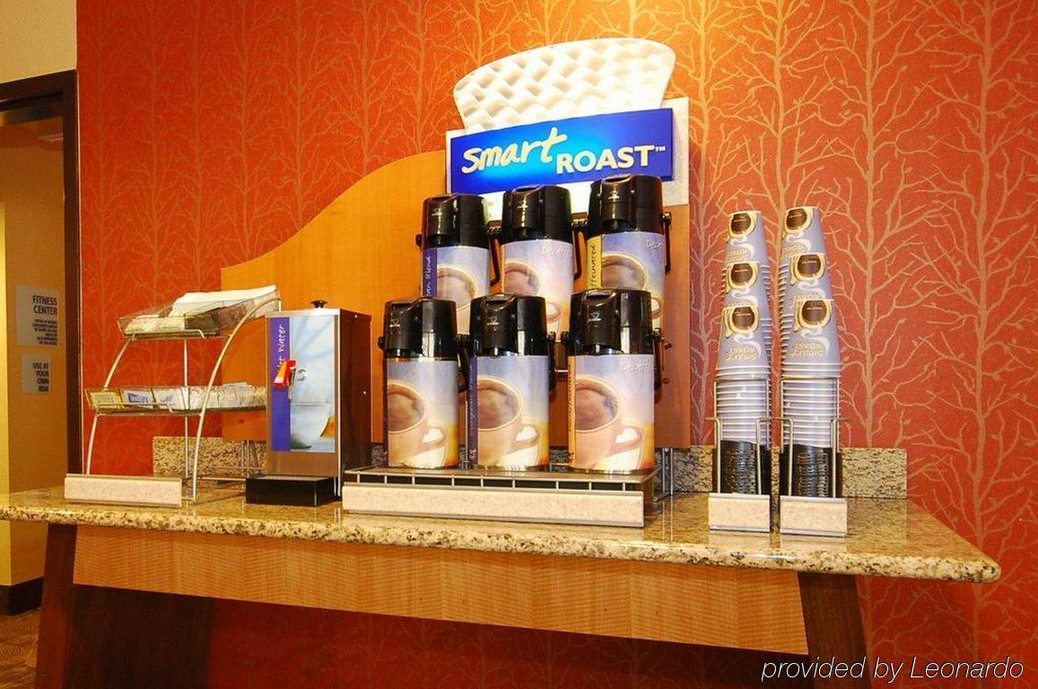 Holiday Inn Express Forsyth By Ihg Ресторант снимка